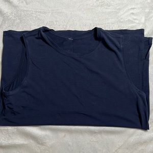Lululemon size 6 navy tank